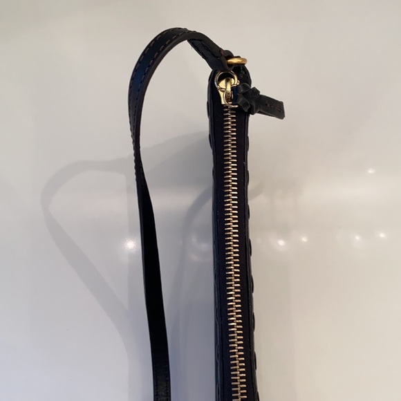 RED INTERIOR Vintage Dooney & Bourke | Gorgeous!!! - Picture 9 of 12